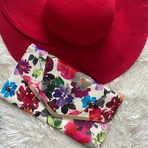 Cute flower 🌸 clutch